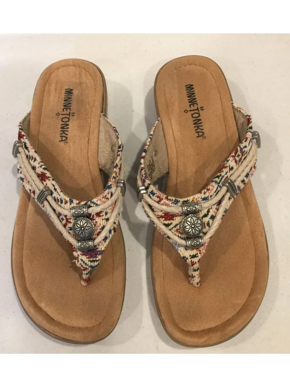 Minnetonka Silverthorne Southwest Inspired Slip On Sandal Size 6